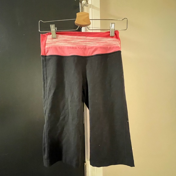 Lululemon capris - Picture 1 of 3